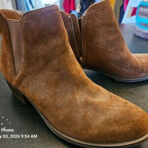 Womens Short boots Tan size 9 Leather